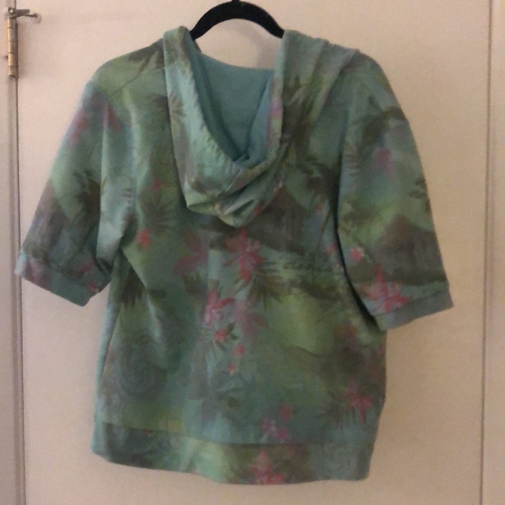 Green Tea short-sleeve tropical hoodie - Picture 2 of 8
